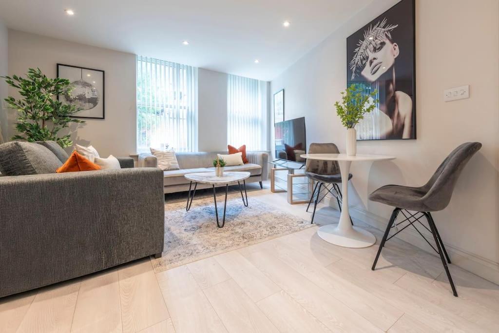 Harvey Nic'S & Designer Quarter 18 Ch Apartment Leeds  Exterior photo